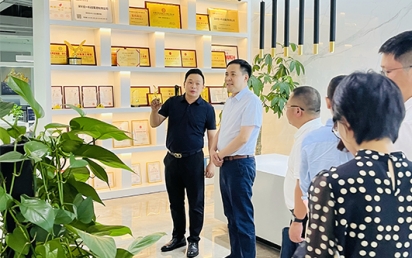 龙华民治街道张高攀书记莅临金沙集团www3354cc考察、指导，助力金沙集团www3354cc持续健康发展！